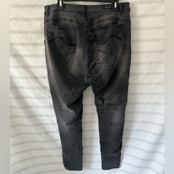 Grey and black skinny high waisted jeggings with zipper details - Picture 11 of 11